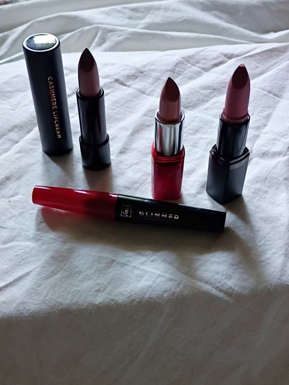 4p Avon/Glimmer makeup Set 3 Lip Sticks Satin, Matte, & Cashmere And Mascara Nib